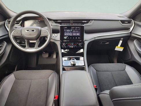 New 2025 Jeep Grand Cherokee L Altitude RWD image 9