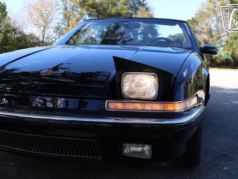 Used 1990 Buick Reatta Convertible image 27