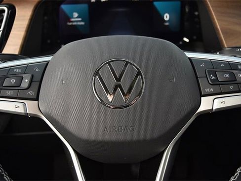 New 2026 Volkswagen Atlas SE image 17