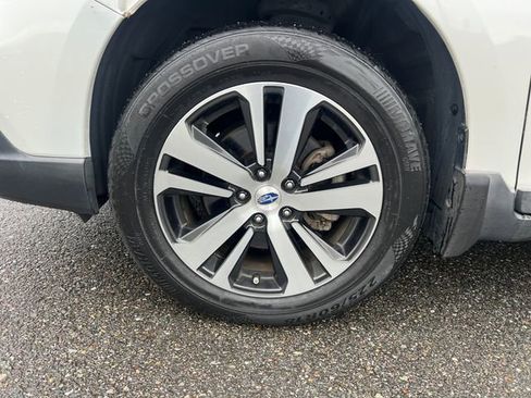 Used 2018 Subaru Outback 2.5i Limited AWD/4WD image 28