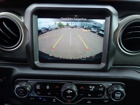 Used 2023 Jeep Wrangler Unlimited w/ Cold Weather Group AWD/4WD image 16