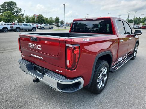 Used 2022 GMC Sierra 1500 SLT w/ SLT Premium Package AWD/4WD image 3