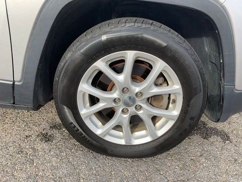 Used 2016 Jeep Cherokee Latitude w/ Comfort & Sound Group image 31