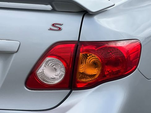 Used 2010 Toyota Corolla S FWD image 29