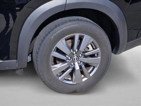 Used 2025 Nissan Pathfinder SV FWD image 10