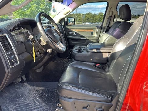 Used 2017 RAM 1500 Laramie AWD/4WD image 6