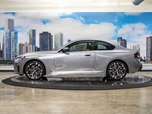 Used 2025 BMW 230i xDrive Coupe image 6