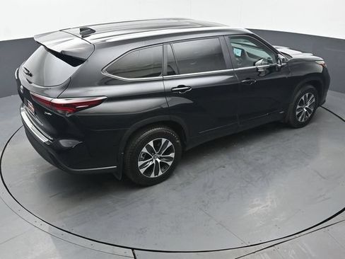 Certified 2026 Toyota Highlander XLE w/ Protection Package #3 (TMS) AWD/4WD image 47