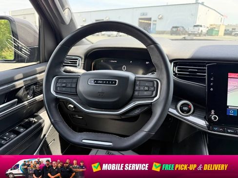 Used 2022 Jeep Wagoneer Series II w/ HD Trailer Tow Package AWD/4WD image 15