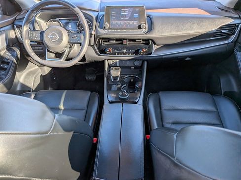 Used 2023 Nissan Rogue SV w/ SV Premium Package image 18