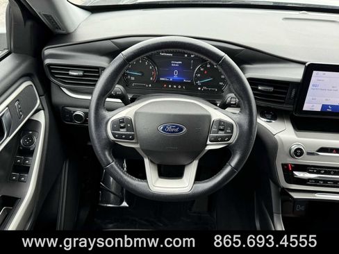 Used 2022 Ford Explorer XLT image 15