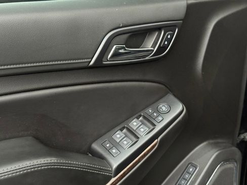 Used 2019 Chevrolet Suburban LT AWD/4WD image 20