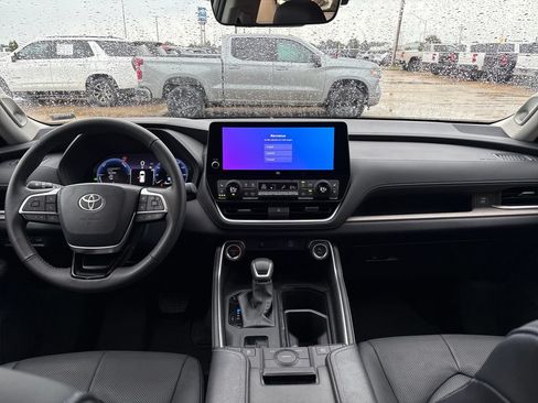 Used 2026 Toyota Grand Highlander AWD Hybrid image 18