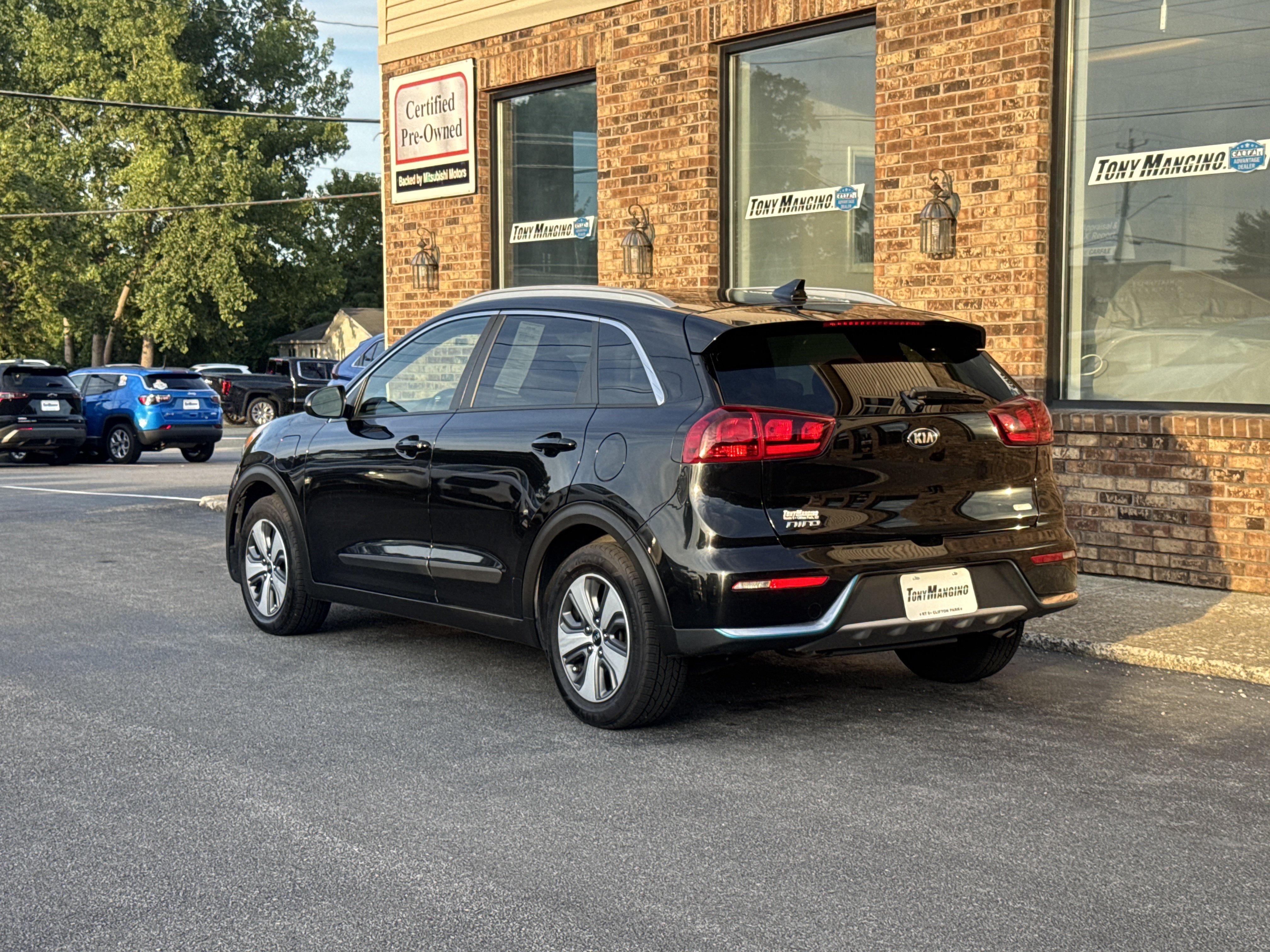 Used 2019 Kia Niro LX FWD image 3