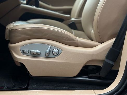 Used 2023 Porsche Macan image 18