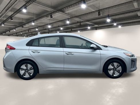 Used 2022 Hyundai Ioniq Blue image 17