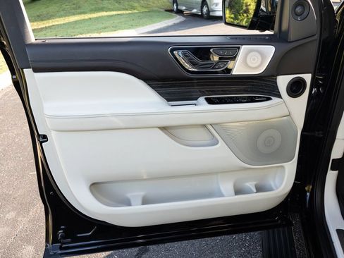 Used 2022 Lincoln Navigator L Black Label AWD/4WD image 18