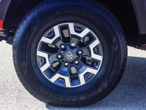 Used 2023 Toyota Tacoma TRD Off-Road image 10