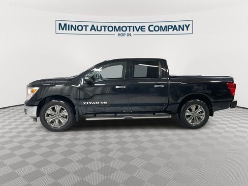 Used 2019 Nissan Titan SV w/ SV Convenience Package image 5