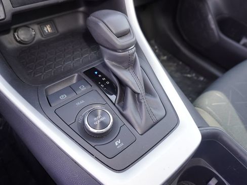 Certified 2025 Toyota RAV4 XLE AWD/4WD image 19