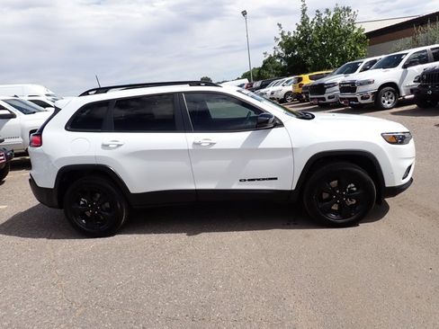 Used 2023 Jeep Cherokee Altitude Lux AWD/4WD image 5
