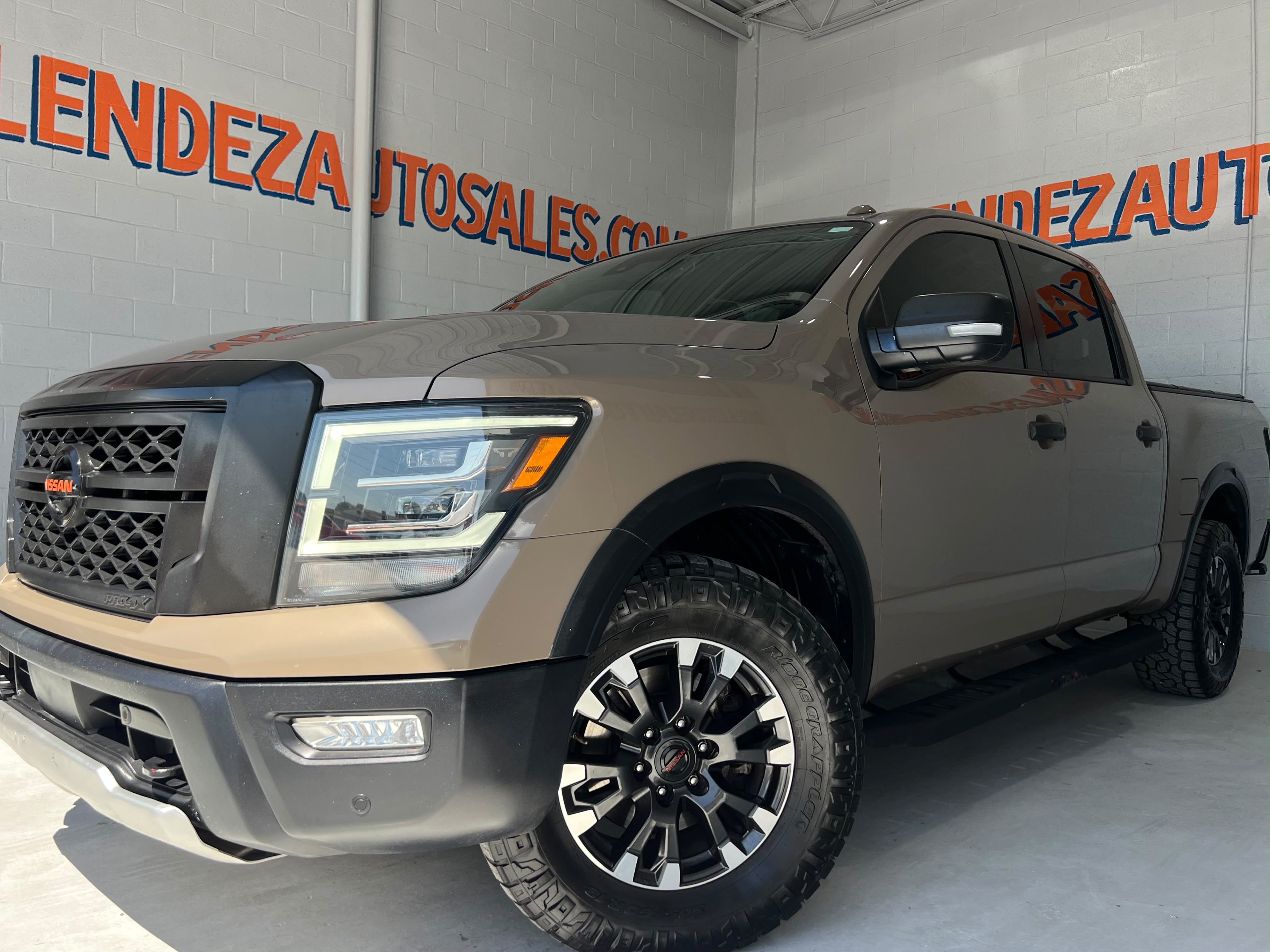 Used 2021 Nissan Titan PRO-4X w/ Pro-4x Convenience Package AWD/4WD image 25