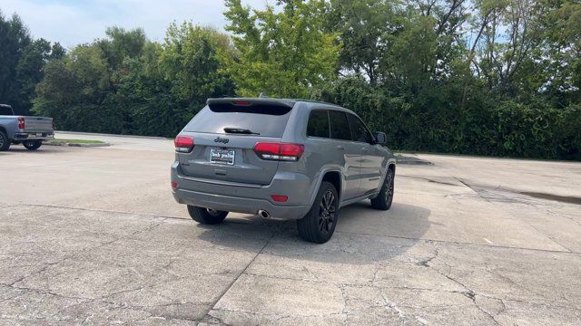Used 2020 Jeep Grand Cherokee Altitude AWD/4WD image 8