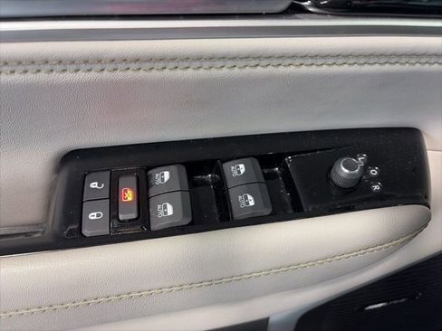 Certified 2025 Jeep Wagoneer 4WD w/ Premium Group I image 14