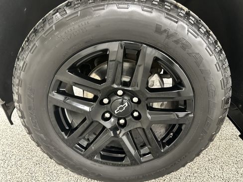 Used 2025 Chevrolet Silverado 1500 RST AWD/4WD image 16