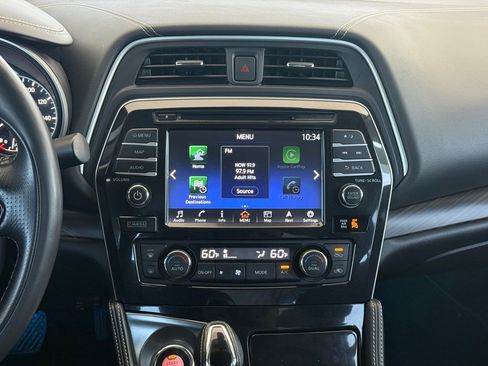 Used 2017 Nissan Maxima Platinum image 12