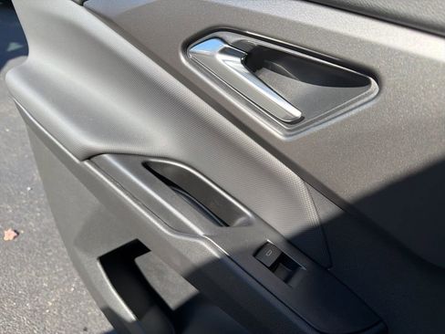 New 2026 Chevrolet Equinox EV LT image 33