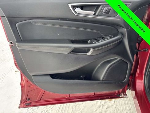 Used 2019 Ford Edge Titanium w/ Cold Weather Package image 9