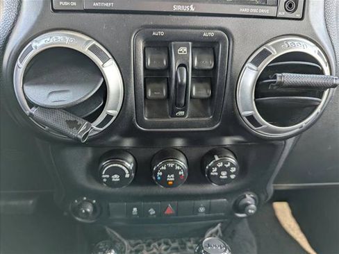 Used 2014 Jeep Wrangler Unlimited Rubicon w/ Max Tow Package image 18