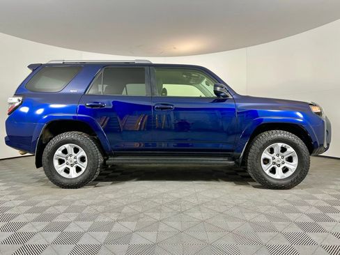 Used 2016 Toyota 4Runner SR5 image 30