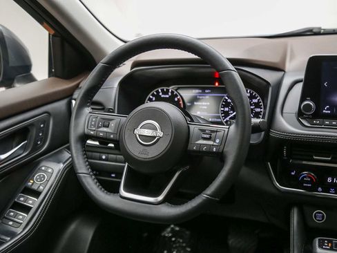 Used 2022 Nissan Rogue SL FWD image 15
