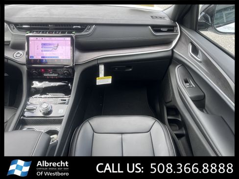 New 2025 Jeep Grand Cherokee Limited image 17