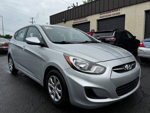 Used 2013 Hyundai Accent GS FWD image 8