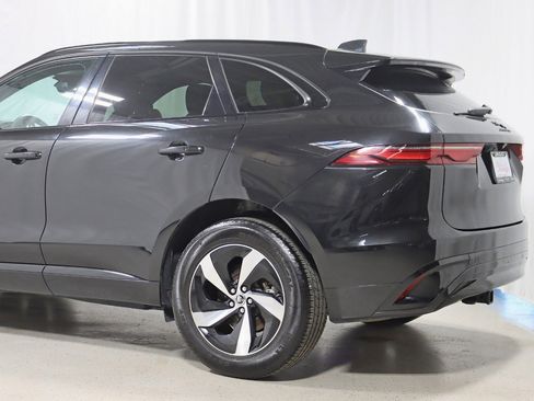 Used 2024 Jaguar F-PACE R-Dynamic S image 10