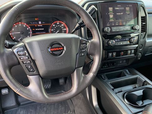 Used 2021 Nissan Titan PRO-4X w/ Pro-4x Convenience Package image 19