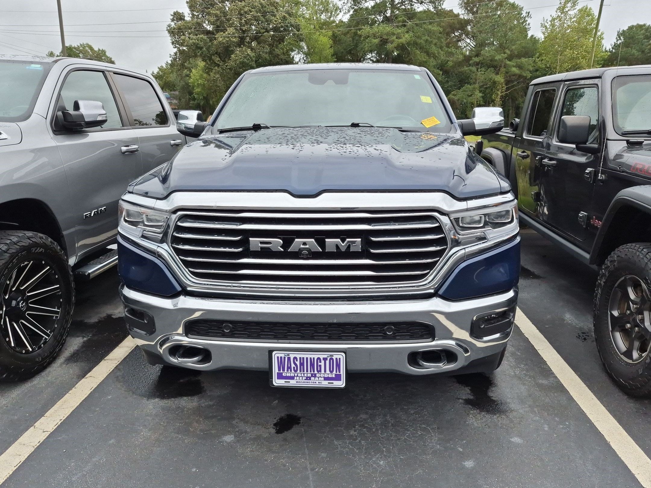Used 2024 RAM 1500 Limited AWD/4WD image 2