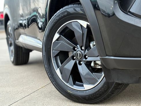 Certified 2024 Nissan Rogue SV image 9