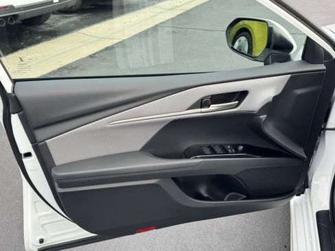 Used 2025 Toyota Camry SE image 14