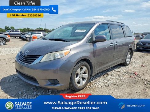 Used 2014 Toyota Sienna LE FWD image 1