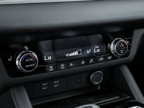 New 2025 Mitsubishi Outlander AWD image 23