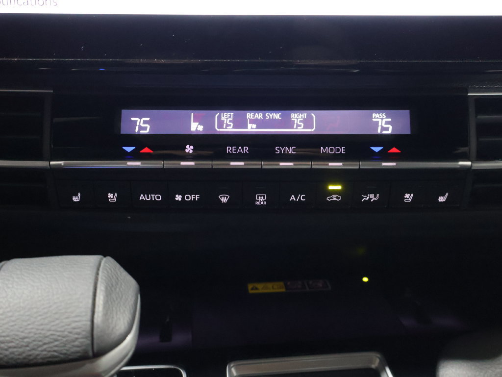 Used 2026 Toyota Sienna Platinum AWD/4WD image 33