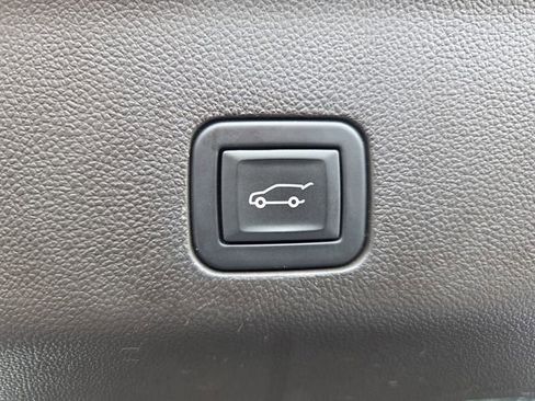 Certified 2024 Chevrolet Tahoe Z71 w/ Luxury Package image 19