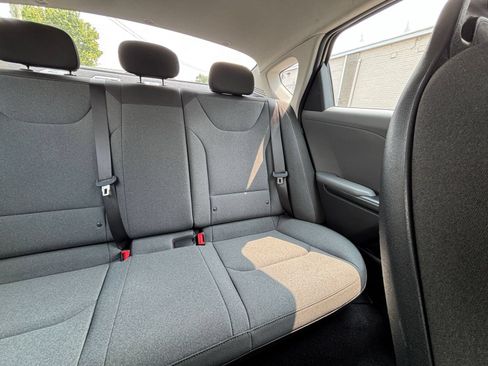Used 2025 Kia K4 FWD image 36