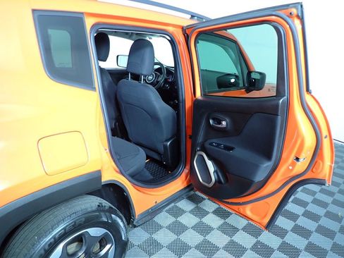 Used 2017 Jeep Renegade Sport w/ Power & Air Group AWD/4WD image 39