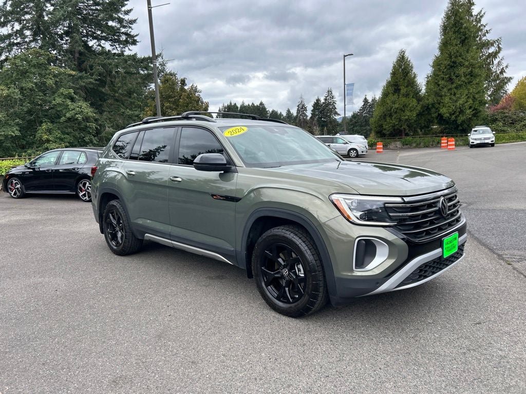 Certified 2024 Volkswagen Atlas Peak Edition SE AWD/4WD image 10