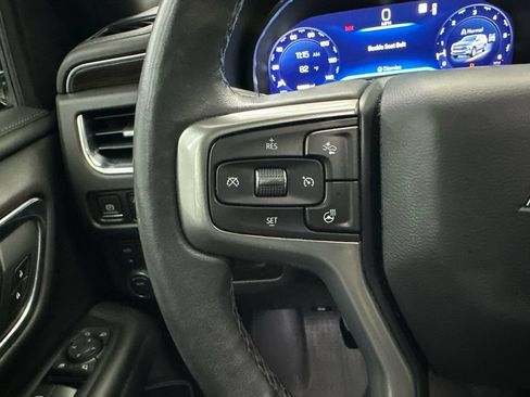 Used 2022 Chevrolet Tahoe Z71 w/ Luxury Package AWD/4WD image 28